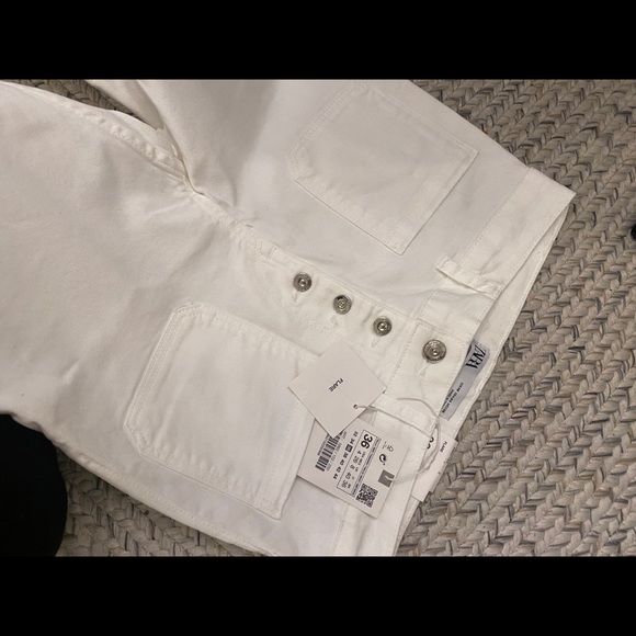 ❌SOLD❌NWT Zara High Waist SlimFlare White Jeans - Picture 5 of 9